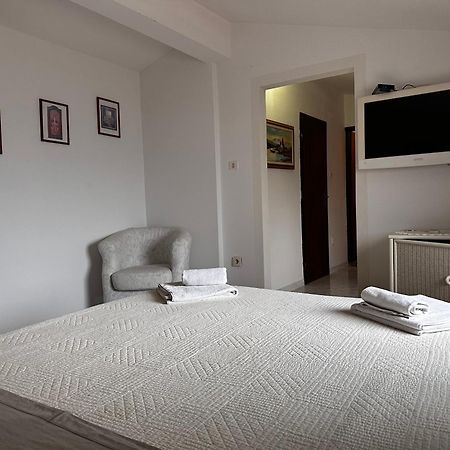 Apartments Vesna Funtana Exterior foto
