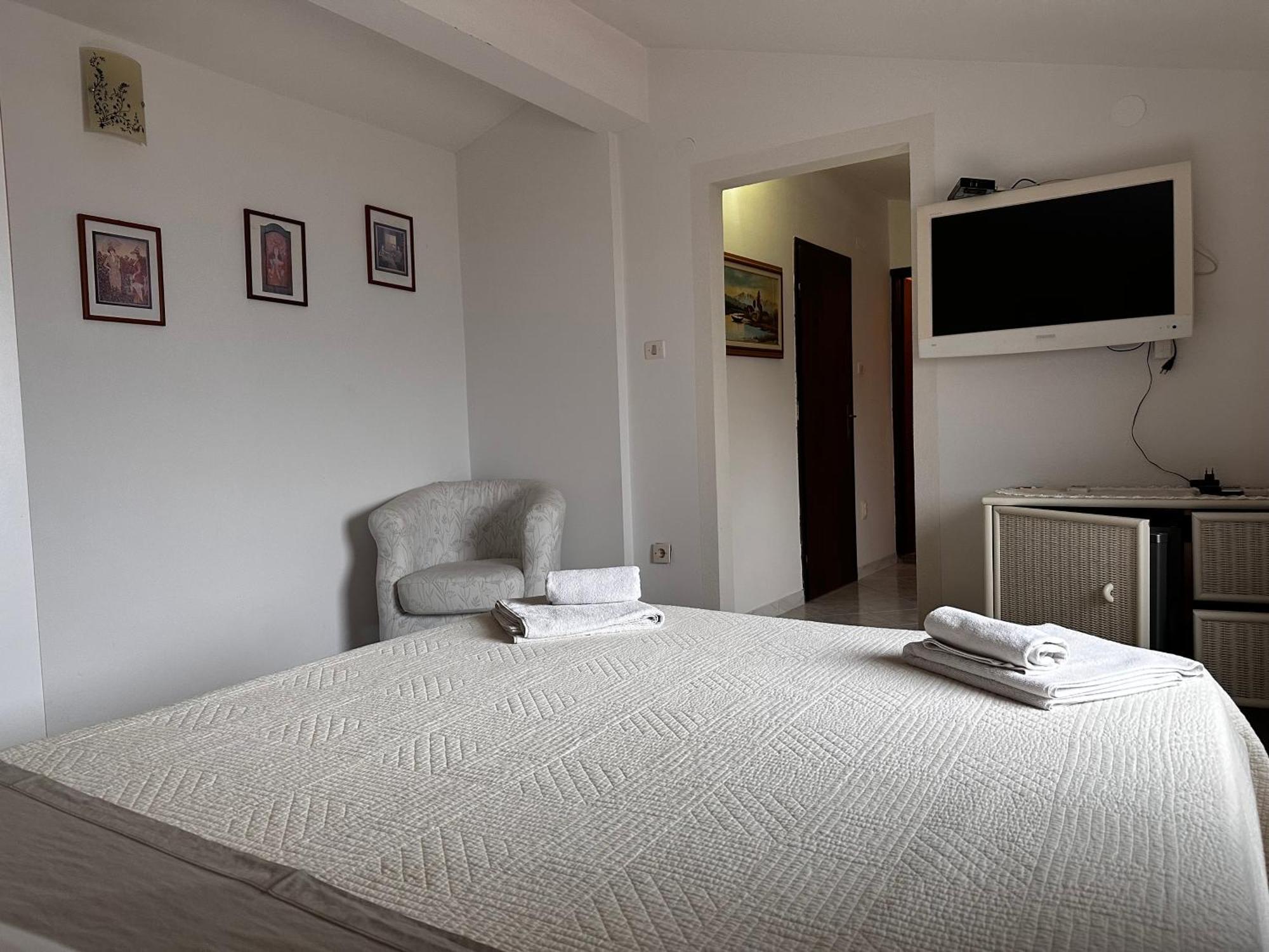 Apartments Vesna Funtana Exterior foto