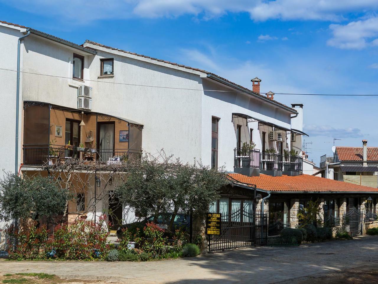 Apartments Vesna Funtana Exterior foto